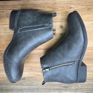 Riverberry Gray Ankle Booties Boots